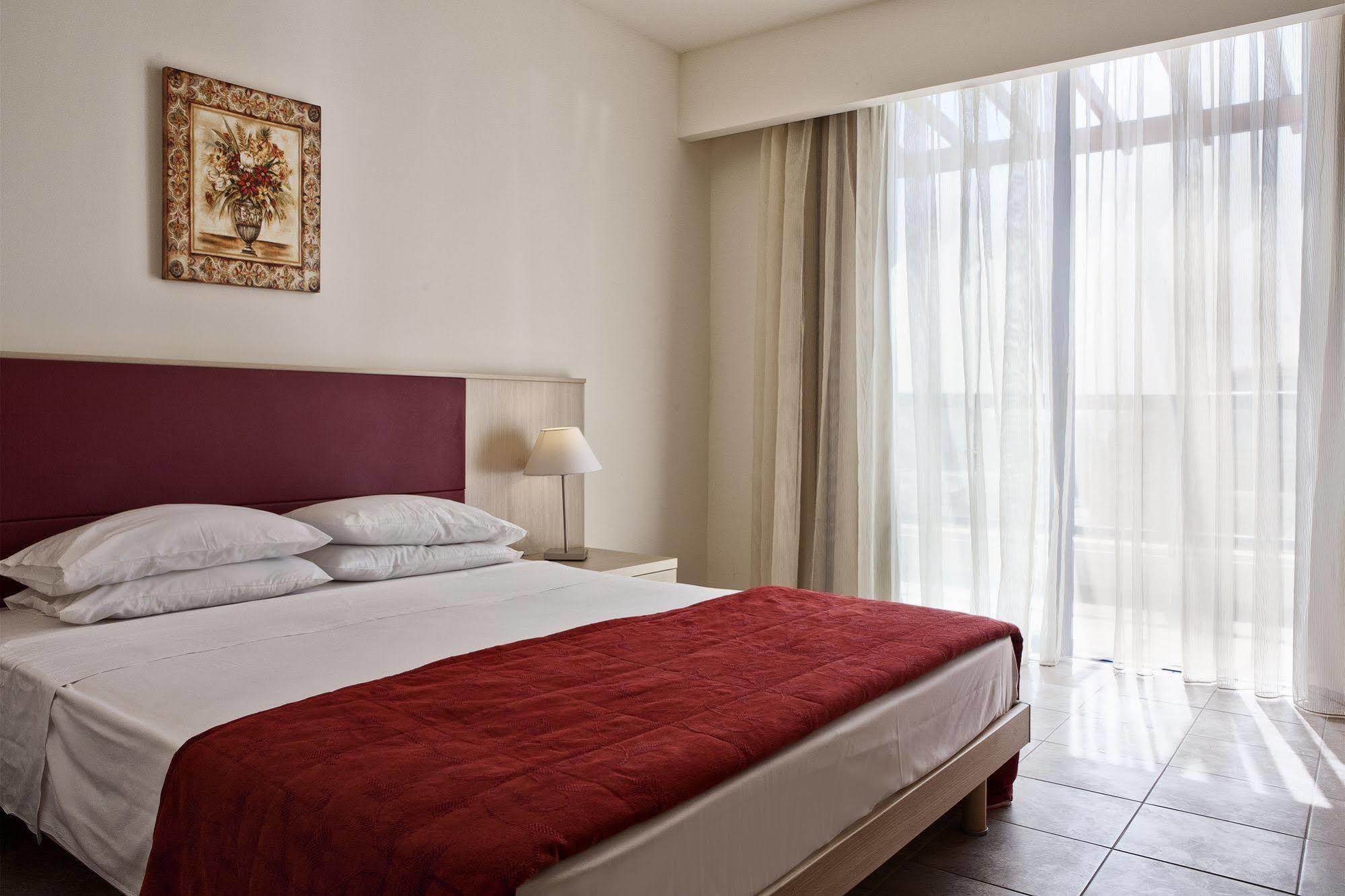 Sunrise Hotel Pefki  외부 사진